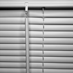 Furnished Venetian Window Blinds Trimmable 25mm PVC Slats in Natural - Size: 80 cm width x 210 cm drop - thumbnail 2