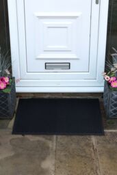 JVL Olympus Rubber Scraper Doormat 60 x 90 cm in Black - Size: 60 cm x 90 cm - thumbnail 2