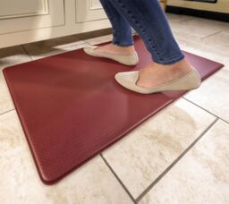 mysmartbuy Anti-fatigue Mat - Non Slip Padded PVC Mat Reduces Back Hip Leg & Foot Pressure While Standing - 77 x 45 x 1.2cm in Red - Size: Small - thumbnail 3