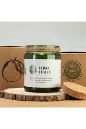 KDMD Greenman Cedar Citrus Soy Candle with Wood Wick Crackle in Green - thumbnail 5