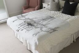 Benjamin Tate Design Chandelier Blanket in Natural - Size: 120 cm x 150 cm - thumbnail 3