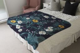 Benjamin Tate Design Blue & Yellow Flowers Blanket in Natural - Size: 120 cm x 150 cm - thumbnail 3