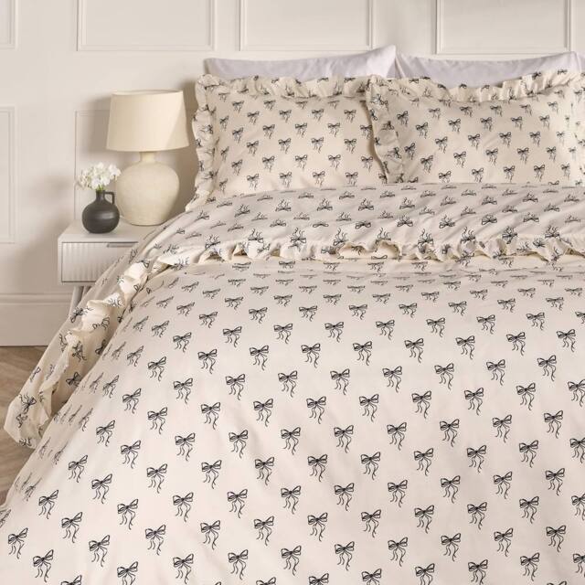 OHS Ditsy Bow Frill Duvet Cover Set with Pillowcase Microfibre Bedding in Cream - Size: King - image 1