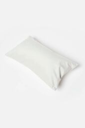 Homescapes Luxury Soft Velvet Cushion in Cream - Size: 30 cm x 50 cm - thumbnail 5