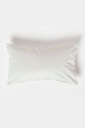 Homescapes Luxury Soft Velvet Cushion in Cream - Size: 30 cm x 50 cm