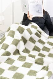 Living and Home Flannel Soft Lightweight Checkered Throw Blanket for Couch & Bed in Green - Size: 200 cm x 230 cm - thumbnail 3