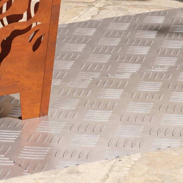 Berkfield Home Modern Aluminum Checker Plates 4 pcs Anti-Slip 100x40 cm in Grey - Size: Medium - image 1