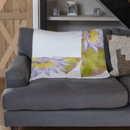 Benjamin Tate Design Gold & Purple Flowers Blanket in Natural - Size: 120 cm x 150 cm - thumbnail 2