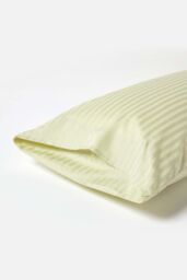 Homescapes Egyptian Cotton Ultrasoft Housewife Pillowcase 330 TC, King Size in Green - thumbnail 3