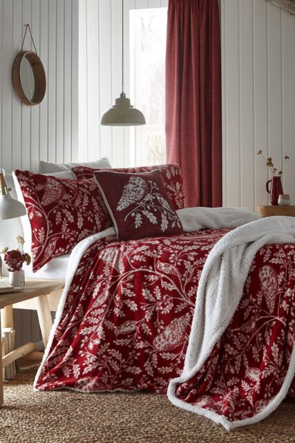 Dreams & Drapes 'Woodland Owls' Fleece Duvet Cover Set in Red - Size: Single - image 1