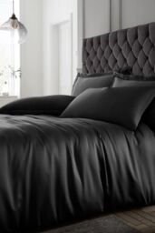 Catherine Lansfield Silky Soft Satin Duvet Set in Black - Size: Single - thumbnail 1