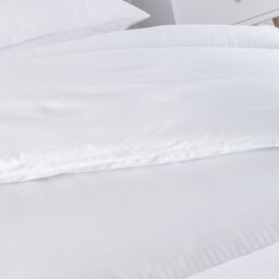 Snug City Autumn 10.5 Tog Microfibre Soft Like Down Duvet + 2 Pillows With Non Allergenic Hollowfibre Filling in White - Size: Double - thumbnail 6