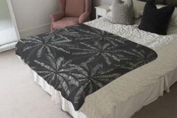 Benjamin Tate Design White Palm Trees On Black Blanket in Natural - Size: 120 cm x 150 cm - thumbnail 3