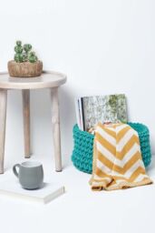 Homescapes Cotton Knitted Round Storage Basket, 37 x 21 cm in Green - Size: Small - thumbnail 4