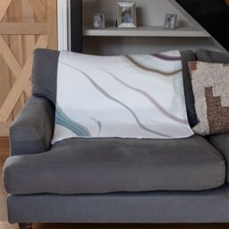 Benjamin Tate Design Blue Rippled Marble Blanket in Natural - Size: 120 cm x 150 cm - thumbnail 2