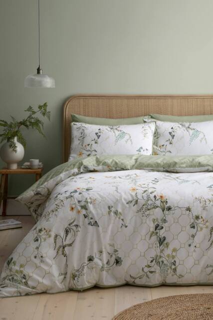 Appletree 'Floral Trellis' 100% Cotton Sateen Duvet Cover Set in Green - Size: Double - image 1