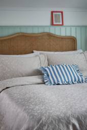 Helena Springfield 'Floral Trail' Jacquard Duvet Cover Set in Cream - Size: Double - thumbnail 2