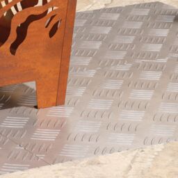 Berkfield Home Stair Treads Silver Aluminium 70 x 40 x 0.3 cm Stair Treads - Size: Medium - thumbnail 3