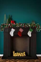 Neo 2m Candy Cane Baubles Garland Festive Foliage Garland in Dark Green - Size: 6ft