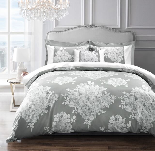 Sweet Dreams Luxurious Jacquard Floral Duvet & Pillowcase Set in Silver - Size: Single