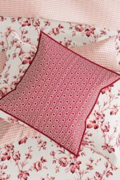 V & A 'Garden Rose' Cotton Percale Duvet Cover Set in Pink - Size: Super King - thumbnail 4
