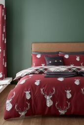 Catherine Lansfield 'Munro Stag' Check Duvet Set in Red - Size: King - thumbnail 1