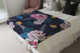 Benjamin Tate Design Pink Flowers On Navy Blanket in Natural - Size: 120 cm x 150 cm - thumbnail 3