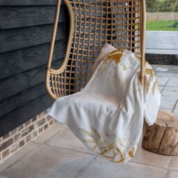 Benjamin Tate Design Gold Rose Blanket in Natural - Size: 120 cm x 150 cm - thumbnail 4