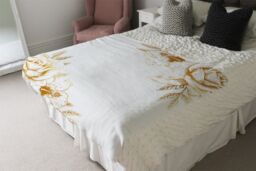 Benjamin Tate Design Gold Rose Blanket in Natural - Size: 120 cm x 150 cm - thumbnail 3