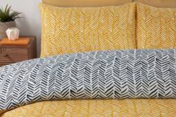 Rapport Home Helston Reversible Duvet Cover Set with Pillowcase Bedding in Yellow - Size: King - thumbnail 2