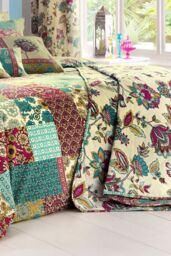 Dreams & Drapes 'Marinelli' Hand Drawn Floral Print Quilted Bedspread in Teal - thumbnail 5