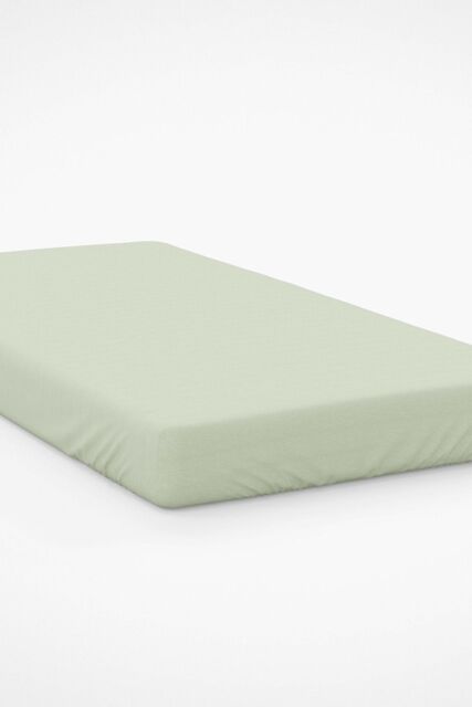 Belledorm Easy Care 200 Thread Count Cotton Polyester Percale 28cm Fitted Sheet in Pale Green - Size: King - image 1