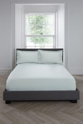 Serene 'Plain Dyed' Soft Touch 32cm Fitted Bed Sheet in Green - Size: Double - thumbnail 4