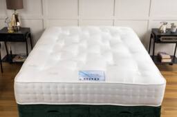 UK Bed Furniture Chester Wool 2000 Pocket Mattress in White - Size: Single - thumbnail 3