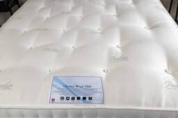 UK Bed Furniture Chester Wool 2000 Pocket Mattress in White - Size: Single - thumbnail 5