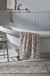 Dreams & Drapes 'Sandringham' 100% Cotton Jacquard Bath Mat in Natural - thumbnail 1
