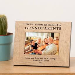 Uniqueful Personalised Best Parents Grandparents New Baby Wood Frame 7x5 in Brown