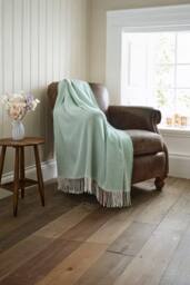 The Lyndon Company Arcadia Throw Supersoft 470gsm Jacquard Throw in Green - Size: 130 cm x 170 cm - thumbnail 3