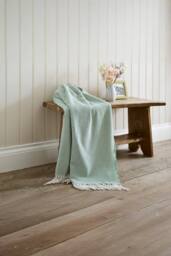 The Lyndon Company Arcadia Throw Supersoft 470gsm Jacquard Throw in Green - Size: 130 cm x 170 cm - thumbnail 1