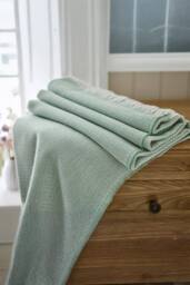The Lyndon Company Arcadia Throw Supersoft 470gsm Jacquard Throw in Green - Size: 130 cm x 170 cm - thumbnail 2