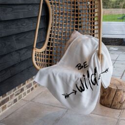 Benjamin Tate Design Be Wild Inspirational Quote Blanket in Natural - Size: 120 cm x 150 cm - thumbnail 4