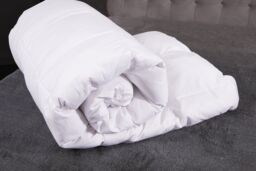 The Linen Consultancy 'TLC 5 Star Hotel Concept' Softened Duck Feather 10.5 Tog Duvet in White - Size: Double