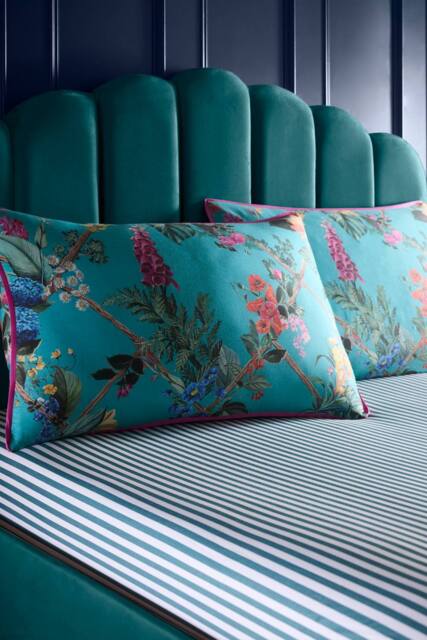 Laurence Llewelyn-Bowen 'Cotswold Fantasia' 100% Cotton Sateen Fitted Bed Sheet in Teal - Size: King - image 1