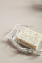 Orsina Dow Acrylic Soap Dish, Geometric Design in Clear - thumbnail 2