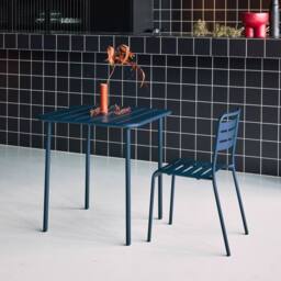 sweeek 2-seater Square Steel Garden Table in Navy - thumbnail 4