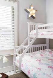 Nöa and Nani Hanna Triple Bunk Bed with Flo Pull Out Trundle in White - Size: Single - thumbnail 6