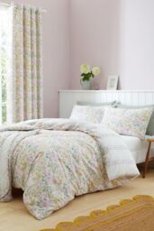 Dreams & Drapes 'Edith' Easy Care Ditsy Floral Print Duvet Cover Set in Lilac - Size: King - thumbnail 4