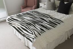 Benjamin Tate Design Zebra Stripes Blanket in Natural - Size: 120 cm x 150 cm - thumbnail 3
