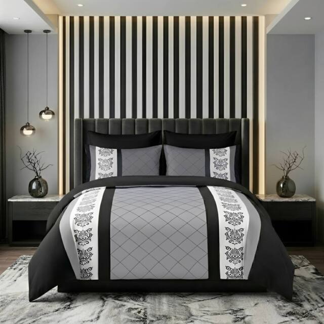 Pamposh Luxurious Duvet cover Set Reversible Bedding Sets in Grey - Size: Double - image 1