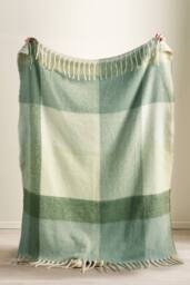Catherine Lansfield 'Check' Blanket Throw in Green - Size: 130 cm x 170 cm - thumbnail 2